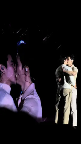 สาววายเกือบสิ้นชีพพพ ชั้นกะลังร้องไห้อยู่ๆดีชั้นกรี๊ดด 55555 สุดท้ายไกรเลิศกับณรันก็ได้รักกันในฝัน ฮือ 🥹 #shinefancon #ShineBKKFancon  #สนยูโร #ไกรเลิศณรัน #shinetheseries 