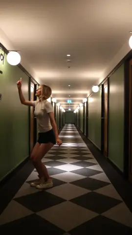 Huh? What’s going on?🥸 #funnyvideos #animegirl #cutegirl #funnyvideo #strange 