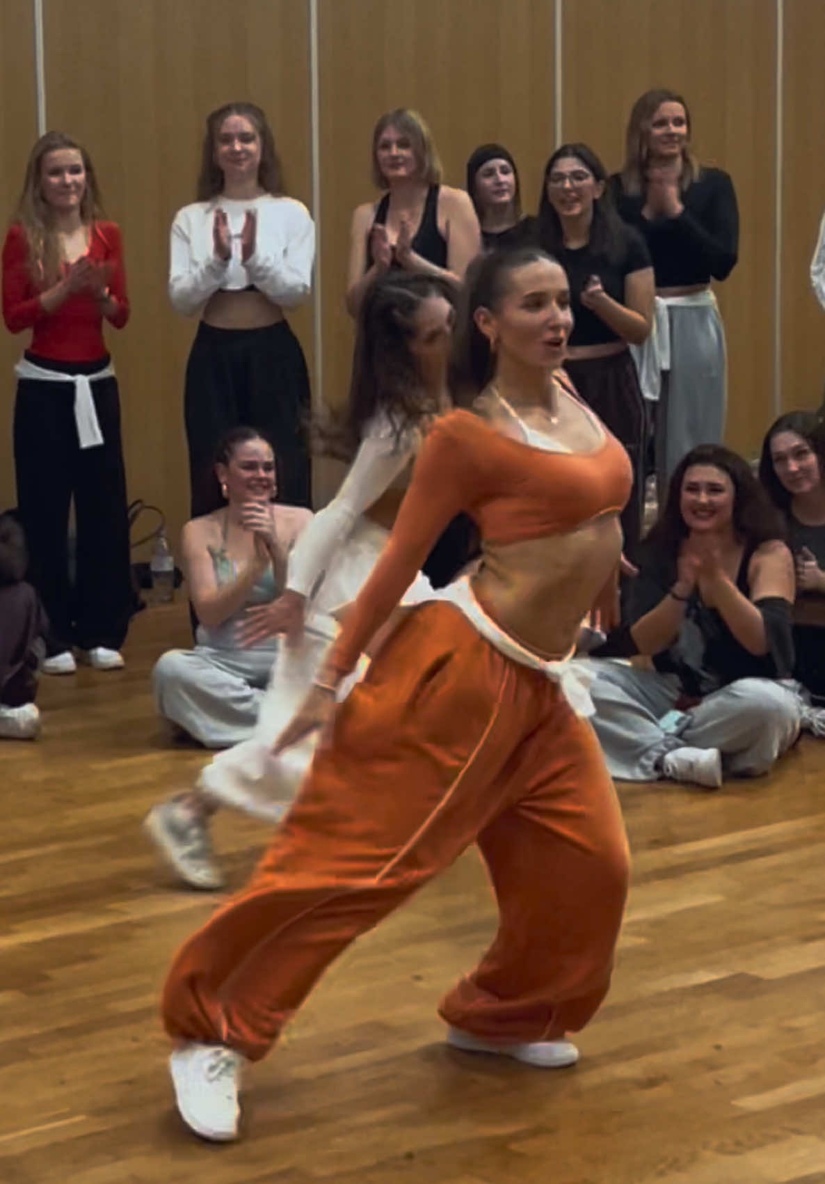 dc @MELA 🍎 #dance #fyp #dancechallenge 