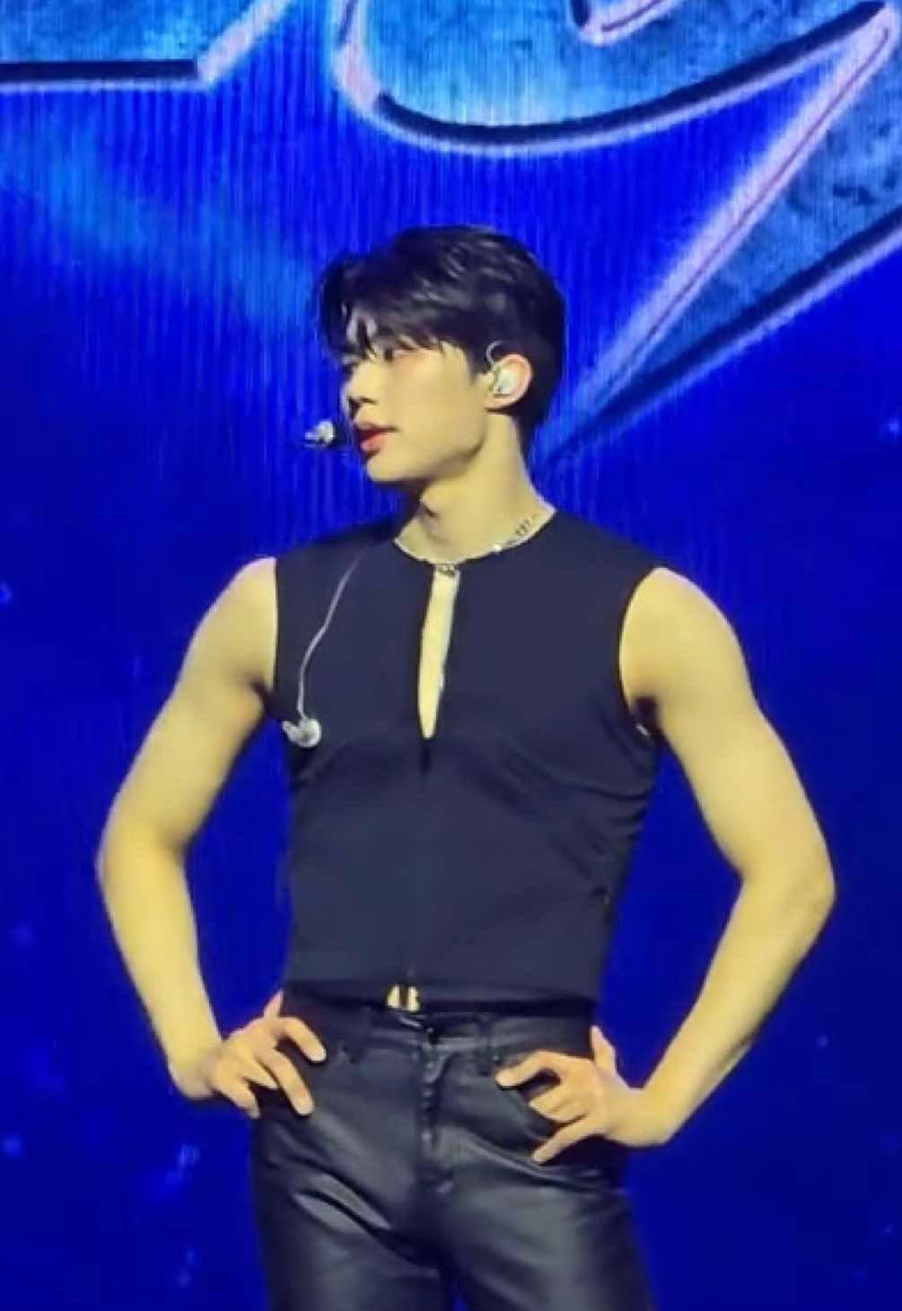 happy to see you again, gunwook  #zb1insingapore #zb1insg #gunwook 