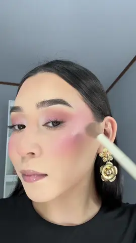 Amamos el maquillaje de rare beauty 🌸✨🫶🏻 @Rare Beauty  #rarebeauty #rarebeautyhighlighter #highlighter #makeuphacks #rarebeautymakeup 