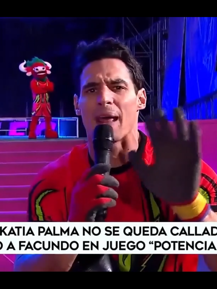 Katia Palma le lanzó un dardo a Facundo Gonzales.  Esto es Guerra #EEG #estoesguerra #eegperu #guerreros #combatientes 