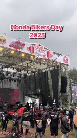 🔥 Honda Bikers Day 2025! Ribuan bikers kumpul satu hati ❤️‍🔥 Gas tipis-tipis ➜ vibes gila ➜ brotherhood level dewa! 🏍️✨ #HondaBikersDay #hbd2025garut #hondacommunity #BikersIndonesia #brotherhood    