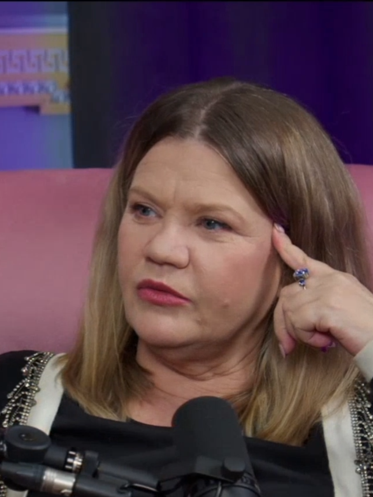 Radu Banciu era implicat emoțional în toate comentariile pe care le făcea, politice sau nu, și uneori se îmbrăca atipic, în semn de protest. O producție Boof Media #unpodcast #boofmedia #RaduBanciu