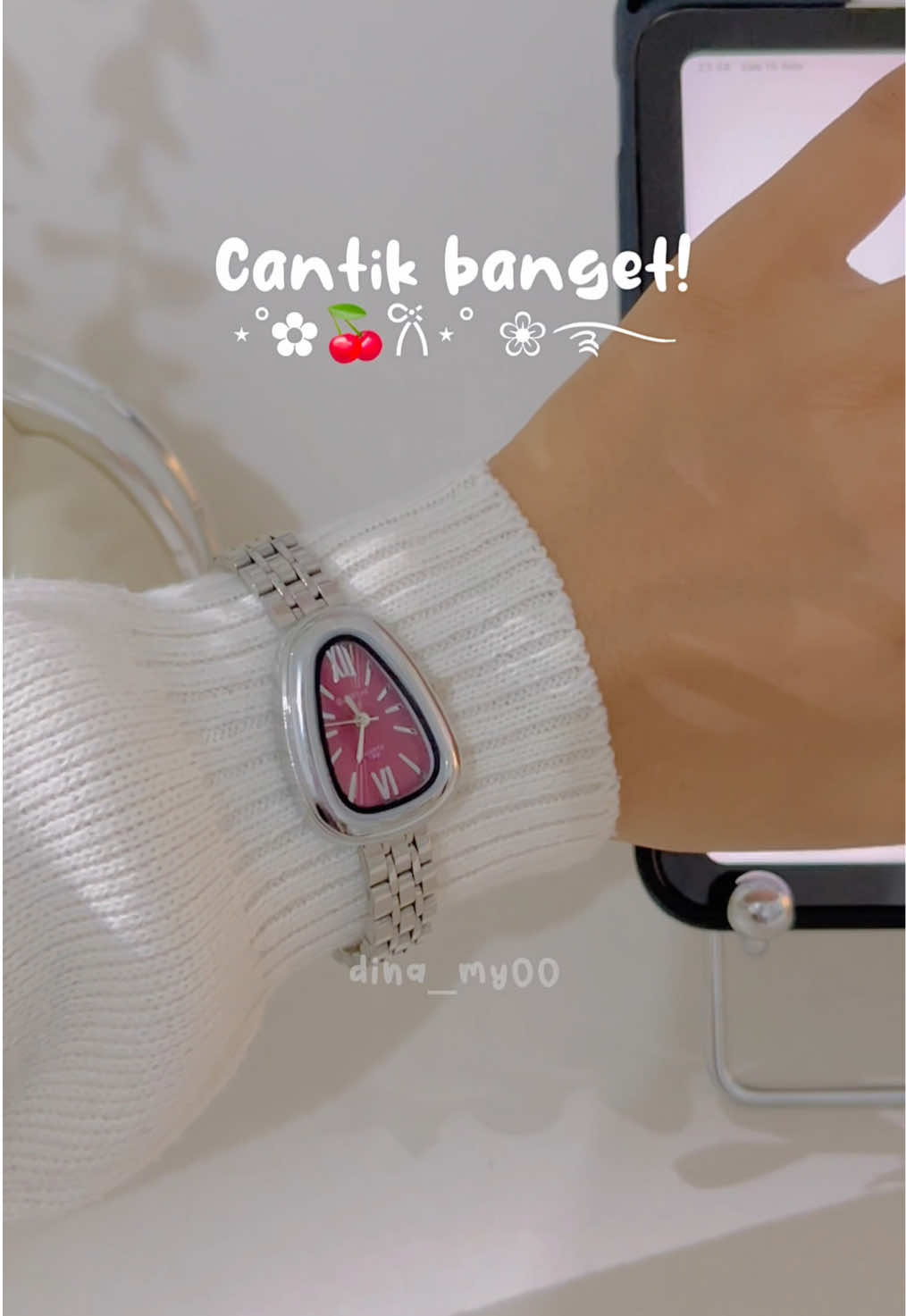 Jam tangan cantik! Bentuknya lucu bgt! #jamtangan #jamtanganwanita #jamtanganoval #jamtanganmewah #dina_my00 