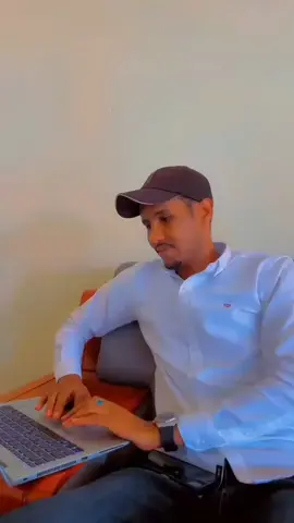 Ballantu haday ahaan laheyd dhar la xidho, dad baddan wey Qaawanaan lahayeen🥰🌸💯