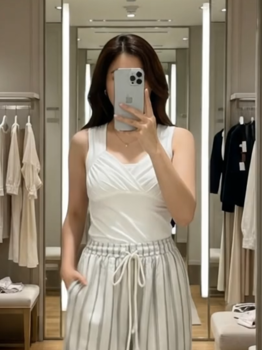 Celanakudot - Everyday Pants - Strip Pants - Celana Panjang Wanita Baggy Kantor Kuliah - Kulot Pinstripe - Celana Formal Casual Wanita Loose Basic #celanawanita #strippants #OOTD #outfitideas #masukberanda 