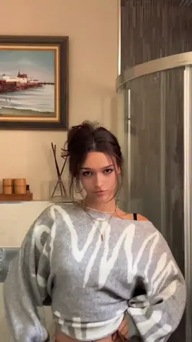 Heyyy (say hi back😡)… #girl #trend 