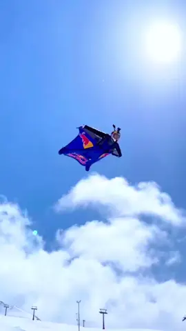 他们为啥那么快乐😏 @红牛极限Sport 从梦想到天空，不止需要勇气，更需要像鸟一样飞翔的胆量  #极限运动  #专业运动请勿模仿  #翼装飞行  #红牛极限运动 #惊险刺激