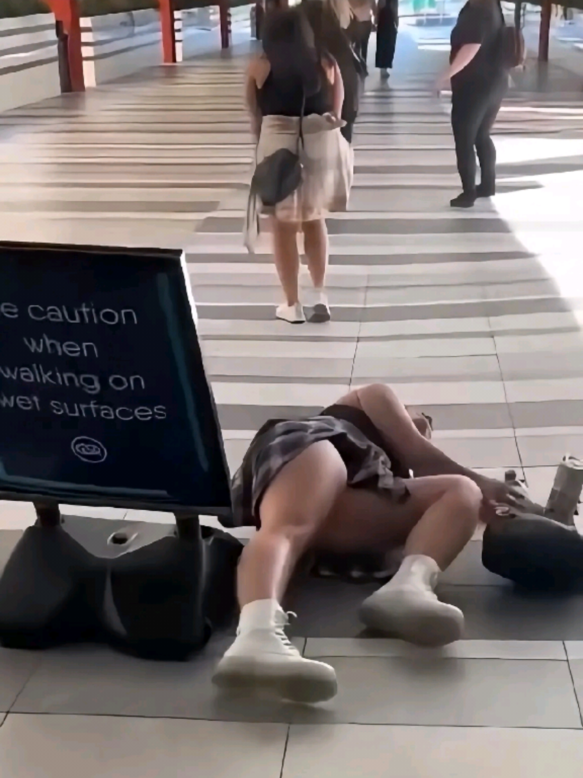 Epic Hilarious Fails That Will Make You Laugh!.☻☻☻ Get ready for the funniest hilarious fails you’ll ever see!  Which fail made you laugh the hardest? Share in the comments!                          #funny, #fails, #comedy, #hilarious, #trending