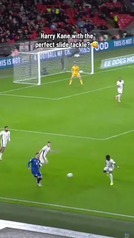 Striker or defender? 👀 #HarryKane #WCQ #England 