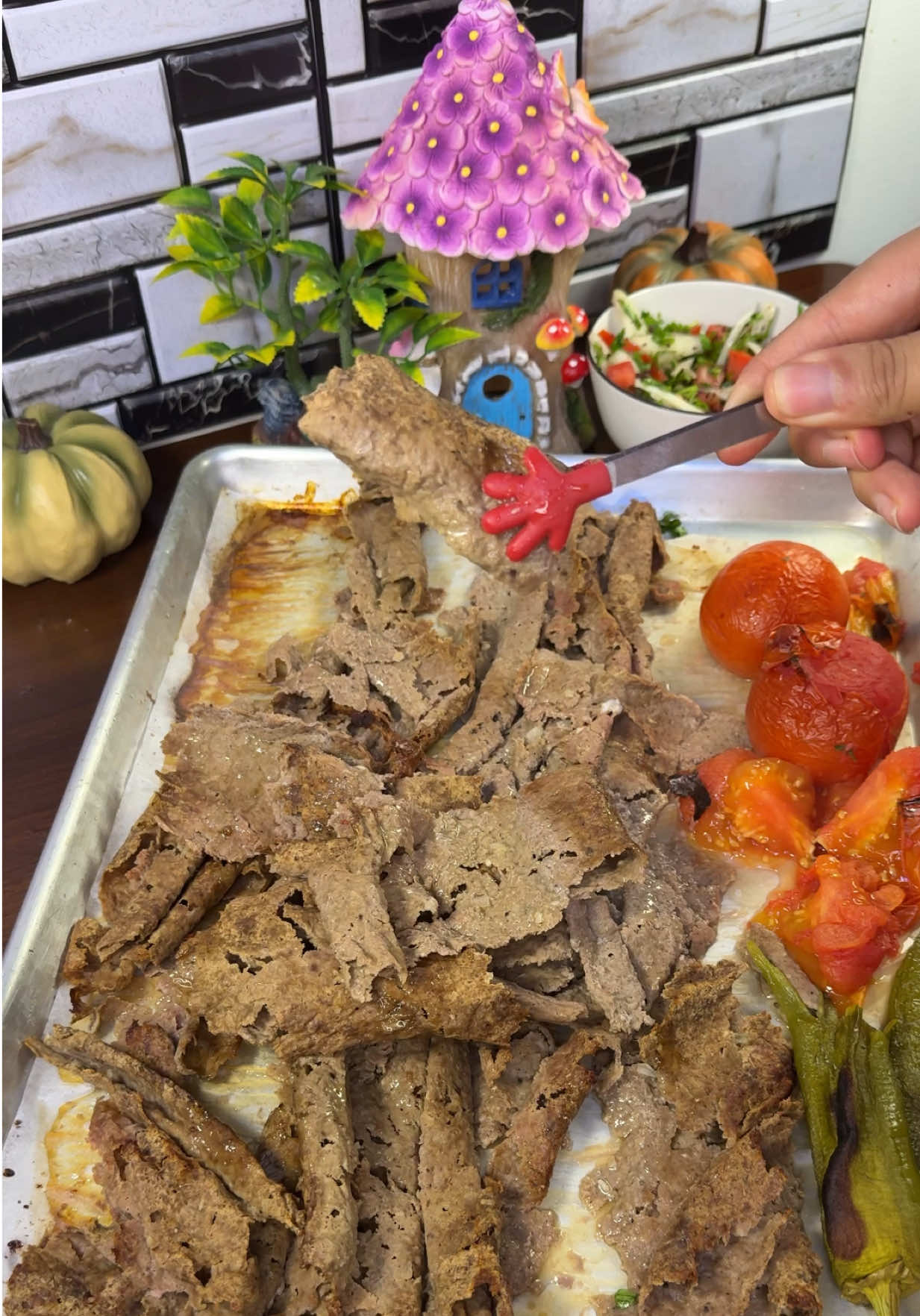 “من أوّل ما شفته وأنا متحمّسة أعمله… واليوم جهّزتلكم الدونر بطريقة بسيطة بتفتح النفس!