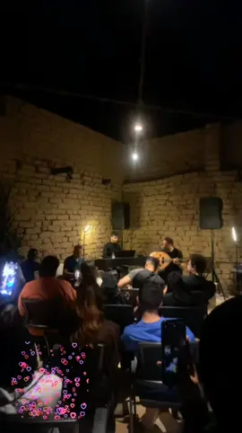 أرسل . . ان عيّت عليك ظروف الأتصال الرسايل بعض الأحيان توفي بـ الغرض .🕊تصويري. 