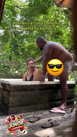 Super romântico 😂😂😂 #banheira #romanticos #risos 