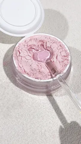 Don't forget this brightening setting powder in your Black Friday wishlist 👀 ID:163481015 #makeuphacks #cleanbeauty #SettingPowder #SHEGLAMLiftingPowderDuo #SHEGLAM