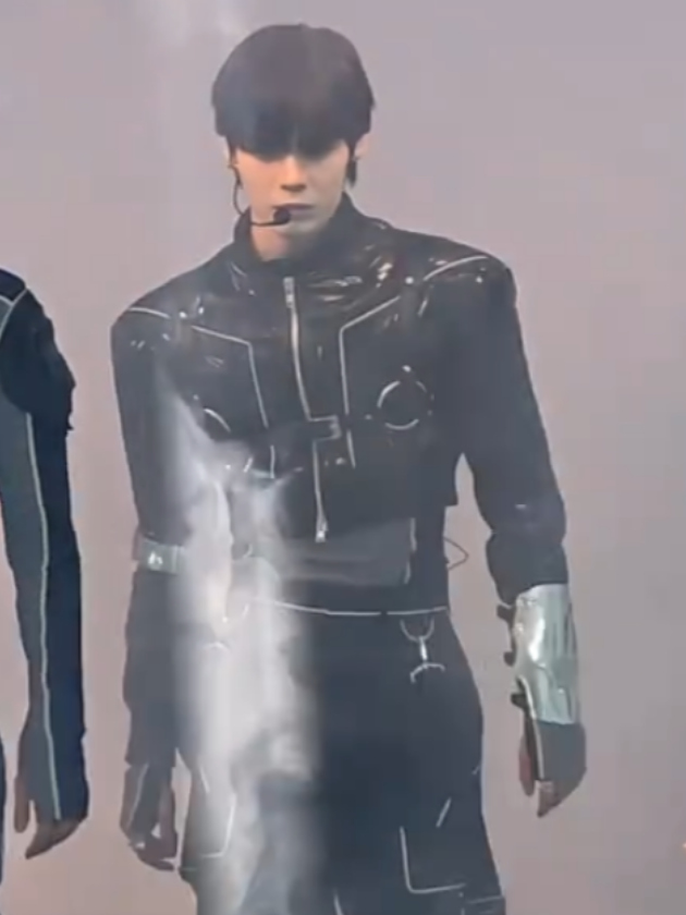 When SMTR25 has a new stage performance, Justin's haters also appear to insert the baseless issue again!  Move on 😒 Whatever you say, you cant deny how talented he is. plss leave him alone!!  #justin #justinjay #smtr25 #smnbg #fyp 