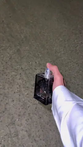 ضحينا ب العطرين عشاكم 🫶🏻😔#كامري2023 #كسبلور #viral #meme @كلودر🎈 