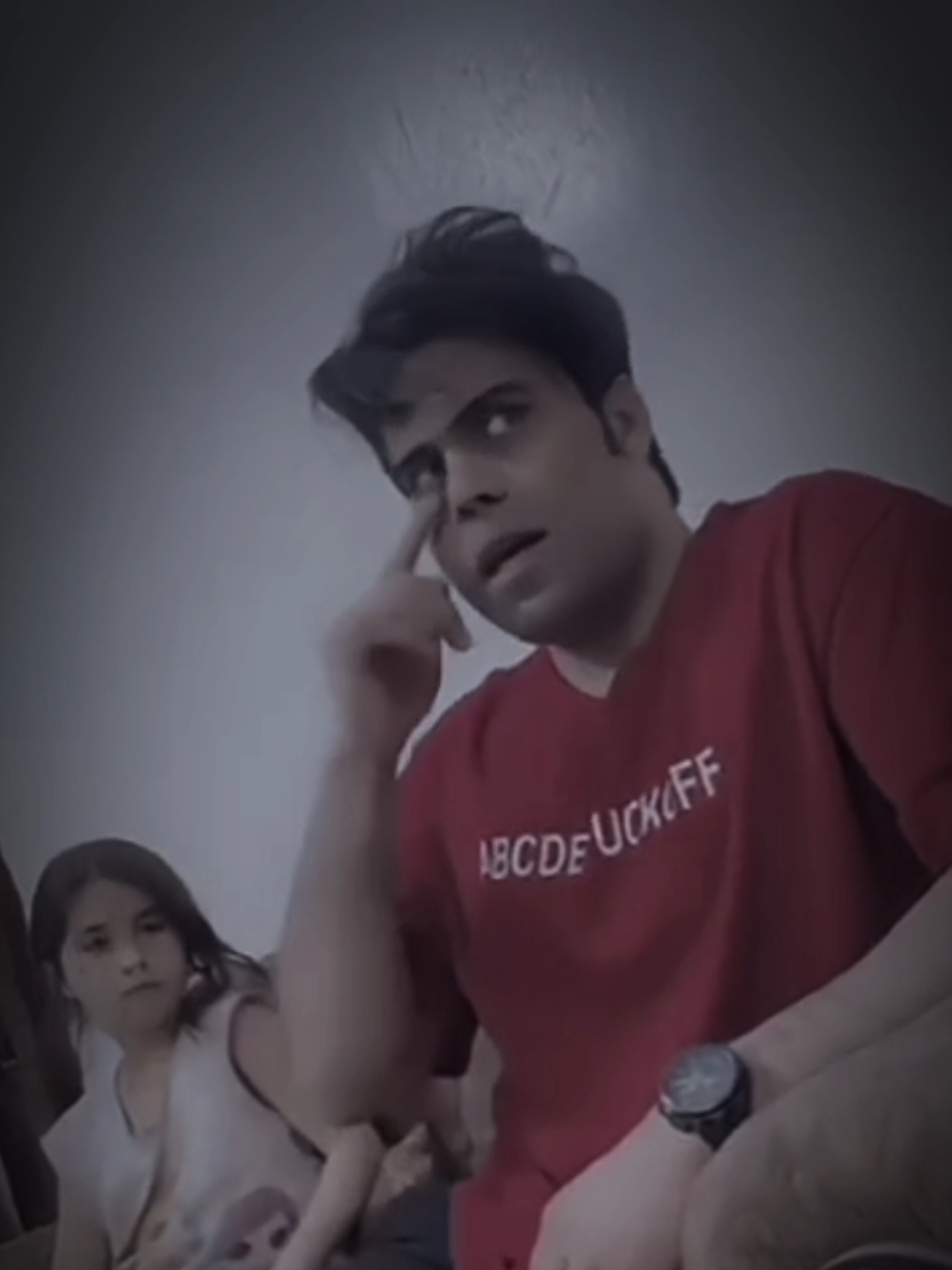 حبيت عينه من الخزر رجفني من فوك الحدر 💔🥺@اياد عبدالله الأسدي #تصميم_فيديوات🎶🎤🎬 #بدون_حقوق #شعر_حزين #الشاعر_اياد_عبدالله_الاسدي #اياد_عبدالله_الاسدي 