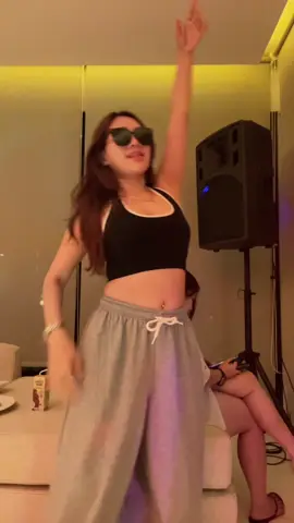 Seru banget ya lagu nya 😭😭✈️✈️✈️ #cucueyang #std #djanneardina 