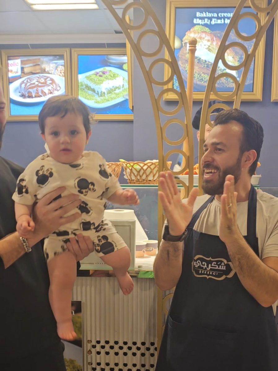 أحلا مين عمل ترند غلاااا 😍😍😍 توتي مشمش كرزة نعنع آيسكريم آيسكريم 😁😁😂 #بوظة #كنافة #سحلب #آيسكريم #fy @شكرجي-Shakrji 