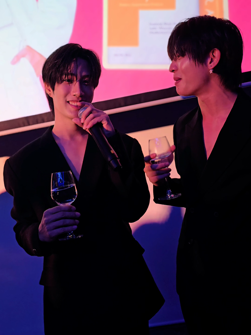 🐶 : ร้องให้ฟังหน่อยได้ไหมเพลงนี้ — Seven ⸒ Jung Kook ถ้าถามว่าชอบวันไหนสุด พี่เติ้ลคงตอบวรรณกร 😜💕 𐙚 #Firstone ₊♡ #TLE_mtm  #TleFirstone #เติ้ลเฟิร์สวัน 