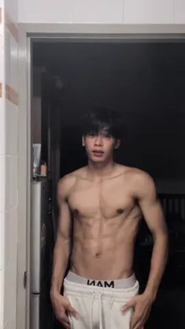 ไม่รู้จะเอามือไว้ไหน