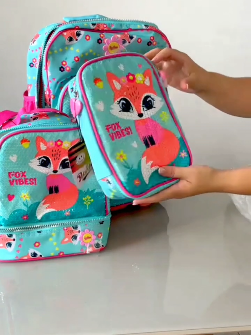 Kit mochila infantil 3 em 1. Vem mochila de rodinha, lancheira térmica e um estojo. Os 3 com o mesmo tema de raposa, lindíssimo!! Comente 