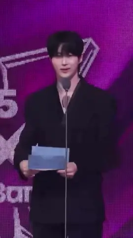 😂🤏#hyunjin #chan #jisung #stray kids