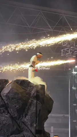 We feinin for moreeee in Abu Dhabi #travisscott 