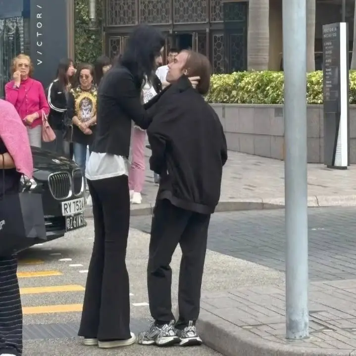 Donk proved he's not gay 👅 Danya and his girlfriend suns1de are no longer hiding and are kissing right in front of everyone. His fangirls are in tears and don’t know how to move on.   The main thing is to stay focused — we’ve already seen how love can ruin a career 🙂 #donk #cs2 #cs2moments #Love #edit 