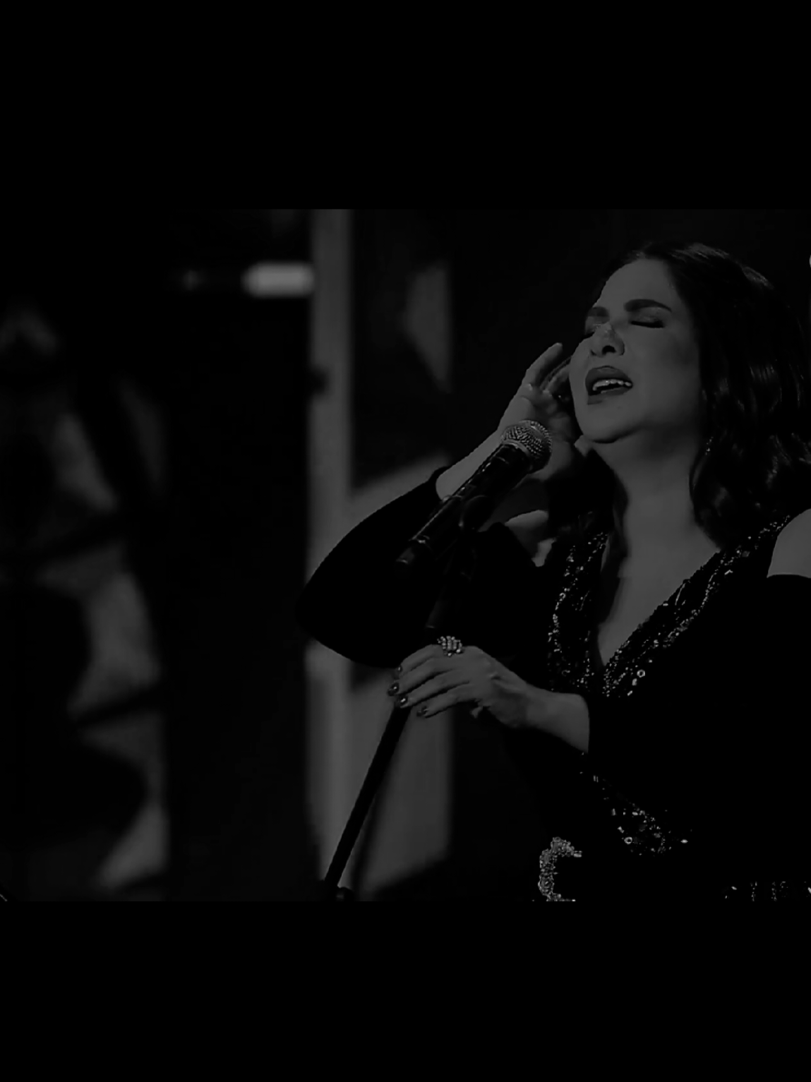 تنكر من هواي ومن حناني... #نوال_الكويتيه #نساني #فنانة_العرب #نوال #اغوى_كويتيين🇰🇼 @نوال 