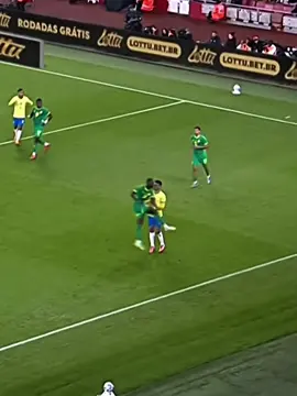 Meteram essa pra cima do Casemiro 😂 É obvio que ele saiu distribuindo em GERAL ☠️🔥