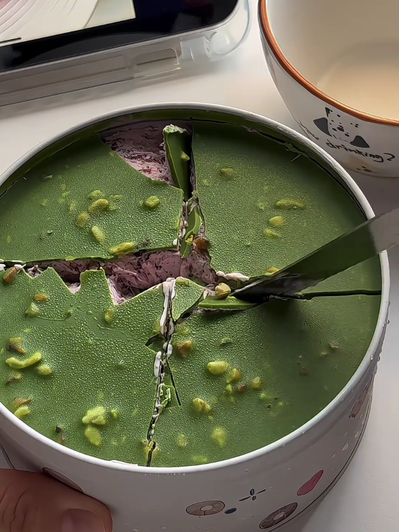 🐳♥️🍪🍭🥐มูสชาเขียวมัทฉะเข้มข้น หอมกรุ่น และมีความฝาดเล็กน้อย ผสานกับความ หวานนุ่มละมุน ของครีม