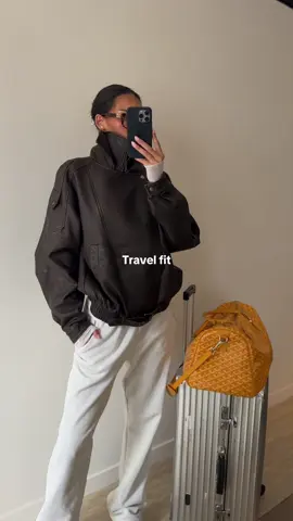 Comfy but keep it chic ✨  #myoutfit #fashioninspo #styletrend #outfitideas #fashiondaily 