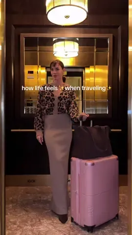how life feels when traveling ☺️🌞🏝️✨ taking my @July Travel bag which has built in tracking so I can relax and focus on what matters… like spa reservations. 🧖‍♀️🦢🫧 