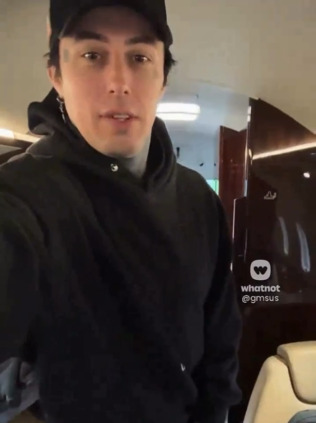 Ronnie Radke live stream on their way to warped tour #ronnieradke #ronnieradkefans #fallinginreverse #ronnieradkestream #ronnieradkeedit 