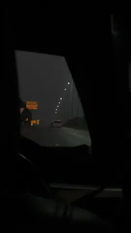 نیاز و ناز کےجھگڑے مٹائے جاتے ہیں ‎ہم ان میں اور وہ ہم میں سمائے جاتے ہیں ‎شروع راہ محبت ارے معاذ اللہ ‎یہ حال ہے کہ قدم ڈگمگائے جاتے ہیں ‎یہ ناز حسن تو دیکھو کہ دل کو تڑپا کر ‎نظر ملاتے نہیں مسکرائے جاتے ہیں ‎مرے جنون تمنا کا کچھ خیال نہیں ‎لجائے جاتے ہیں دامن چھڑائے جاتے ہیں ‎جو دل سے اٹھتے ہیں شعلے وہ رنگ بن بن کر ‎تمام منظر فطرت پہ چھائے جاتے ہیں ‎میں اپنی آہ کے صدقے کہ میری آہ میں بھی ‎تری نگاہ کے انداز پائے جاتے ہیں ‎رواں دواں لیے جاتی ہے آرزوئے وصال ‎کشاں کشاں ترے نزدیک آئے جاتے ہیں ‎کہاں منازل ہستی کہاں ہم اہل فنا ‎ابھی کچھ اور یہ تہمت اٹھائے جاتے ہیں ‎مری طلب بھی اسی کے کرم کا صدقہ ہے ‎قدم یہ اٹھتے نہیں ہیں اٹھائے جاتے ہیں ‎الٰہی ترک محبت بھی کیا محبت ہے ‎بھلاتے ہیں انہیں وہ یاد آئے جاتے ہیں ‎سنائے تھے لب نے سے کسی نے جو نغمے ‎لب جگر سے مکرر سنائے جاتے❤️‍🩹 #foryou #fypシ゚ #poetry 