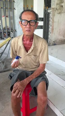 ai già lớn tuổi có tình trạng này mua về dùng nha YUTAKA #đaunhức #lunys #xuhuong #hot #tiktok 