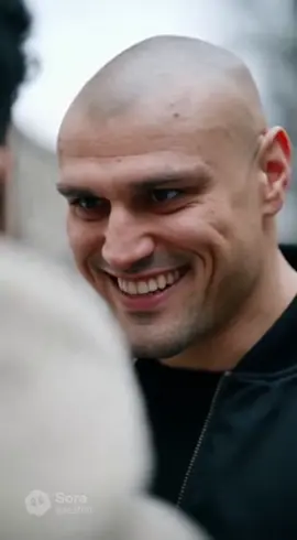 Берцами - называют ботинки со шнуровкой и высоким голенищем, которые могут защитить ногу и берцовую кость от травм и вывихов. Плотно облегая голеностоп, берцы прочно фиксируют сустав при ходьбе. Этим ботинкам не страшны механические удары: они рассчитаны на длительный период носки и повышенный комфорт #sora #sora2 #россия #рекомендации #рек 