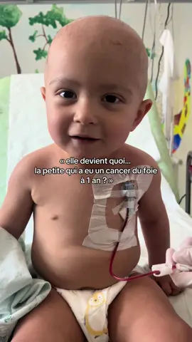 Elle devient quoi, ma fille ? La petite qui, à même pas 1 an, a combattu un cancer du foie, un des plus rares, un des plus violents. Celle qui a connu les chimios, les transfusions, les nuits branchée à des machines, les couloirs de Bordeaux et de Paris. Celle qu’on a vue perdre ses cheveux…  Aujourd’hui, elle est là. Elle rit, elle joue, elle vit avec une force qui dépasse tout. Elle devient une petite fille courageuse, lumineuse, qui avance malgré tout ce qu’elle a traversé. Ohana. 1 enfant sur 1 million. Et c’est la mienne.  #cancer #chimio #hepathoblastome #courage #parents 