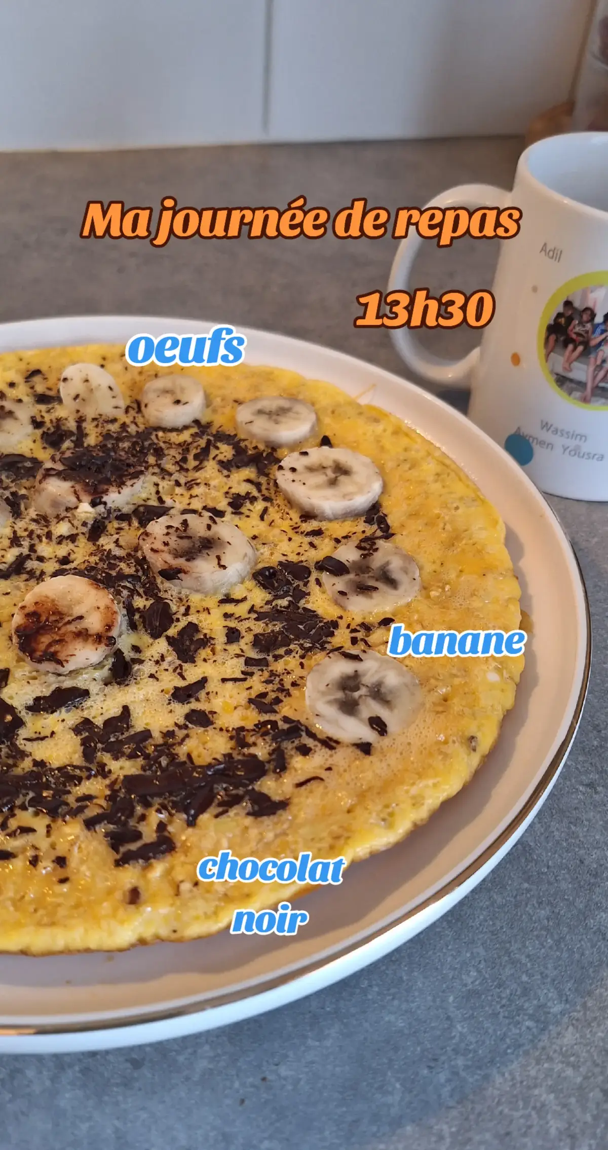 1) overnight oat à 8h ! j'ai oublié de prendre la photo mais tu as la vidéo juste avant 😊 2) 13h30 : omelette sucrée : 4 d'œufs. banane coupée en morceau et du chocolat noir  Oui 2 petits dej' 🤣  3) Repas du soir : haricots verts, pâtes à la sauce (sauce tomate, maquereaux et carré frais) ✌️ #repas #monassiette #bienmanger 