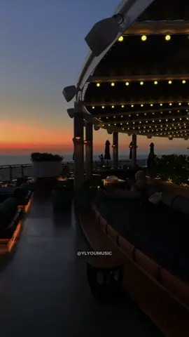 Isso não é um adeus … ❤️ 🎵 Laura Pausini - It’s Not Goodbye #laurapausini #lyrics #musicaromantica #tradução #2000s 