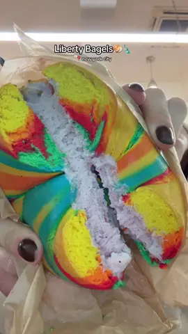 loved this one🌈 #nycbagels #libertybagels #nycfood #foodreview #bagel 