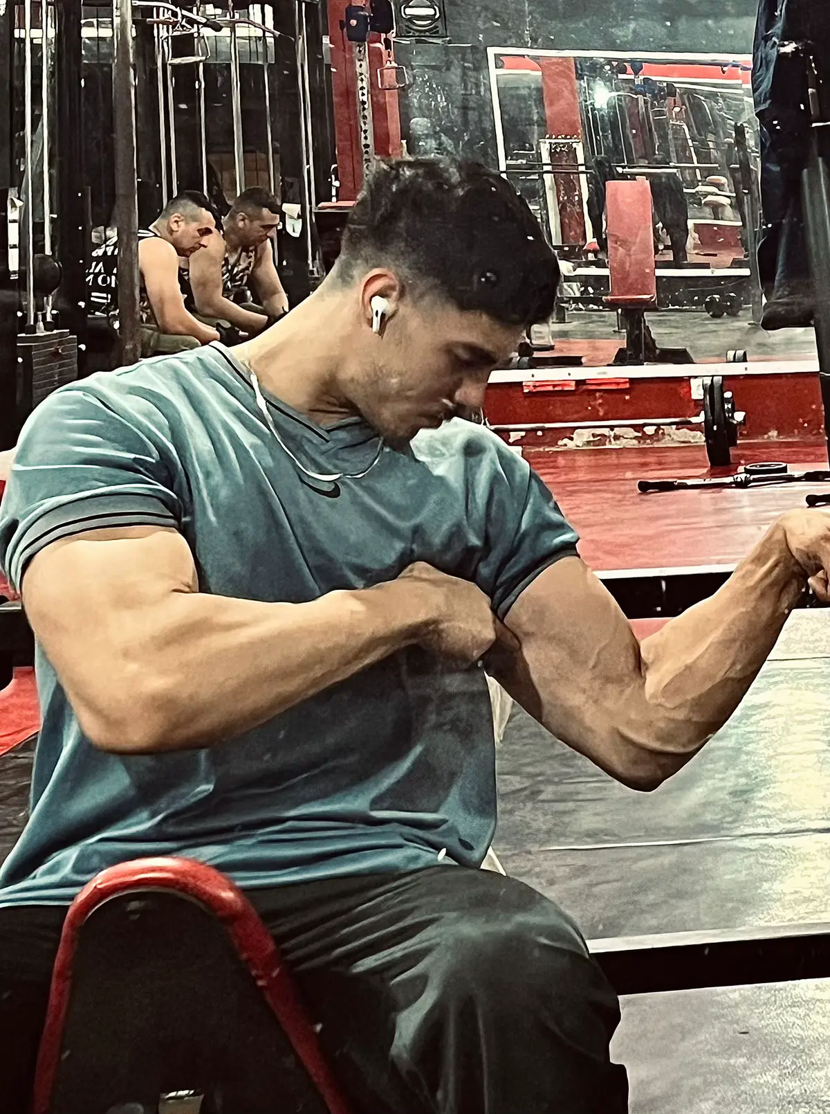 I CAN’T STOP LIFTING 🧬 #fyp #gym 