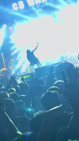 Bukan cindy marenta kalo gak bikin panas joget nya @Cindy marenta @nur jb 27 music jombang @OfficialCbWarujayengNganjuk #jb27proaudio #JB27managament # 