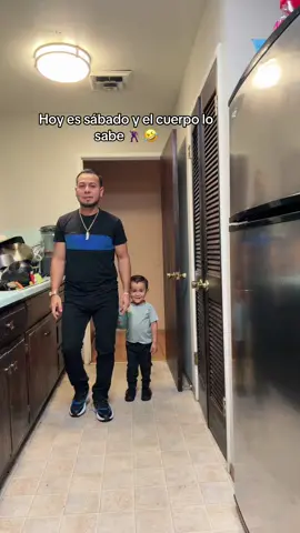 Hoy es sábado y el cuerpo lo sabe 🕺 🤣#fyp #parati #parati 