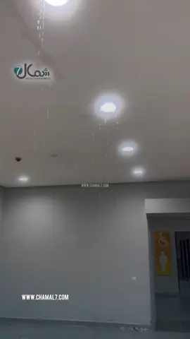 رغم الإصلاحات التي شهدها ملعب طنجة الكبير مع بداية فصل الشتاء، كشفت أولى المباريات عن هشاشة الأشغال بعد ظهور تسربات لمياه الأمطار داخل عدد من مرافقه   #ملعبstadium #طنجة #المغربMorocco #DimaMaghrib