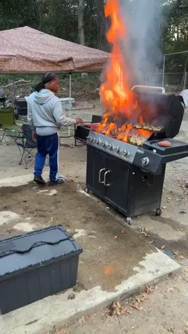 What mfs you know try to cook for his baby shower the day of? Thank god it wun dem ribs but it most def was the chicken…den you got Gucci dnt giva damn if they burnt or cold LMMFAO 😂😂😂😂😂😂😂😂😂😂😂😂😂😂😂😂😂😂😂😂😂😂😂😂😂😂😂😂