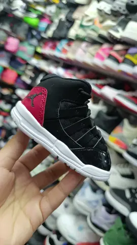 ⚠️ Buenas  amig@ ⚠️ 🔷Si buscas algún modelo en especial mandá foto y talla para cotizar al WhatsApp 5510471610 ⚫Contamos con CATÁLOGO en nuestra página de  Instagram   🔱CHULOSTENNISMX🔱 🟡TE PUEDO agregar AMIS CONTACTOS  para que VEAS lo nuevo que llega en MIS estados 🟢 Realizó envios ha toda la república mexicana y  extranjero ( es por fedex y Sete cotiza con código postal) 🔵Entegras en punto medio  ( anticipación de un día ) 🔻 Precio de mayoreo es dependiendo de las piezas  ▫️01 pz  ▫️10 pz ▫️15 pz