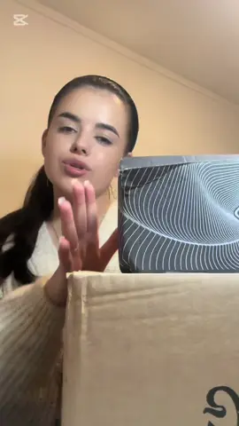 Un haul cu ce mi-am cumpărat de black friday 💸💅  Vă plac genul acesta de videoclipuri? Ig: lauragherasim.nailtech  #fyy #haul #unboxingvideo #viraal 